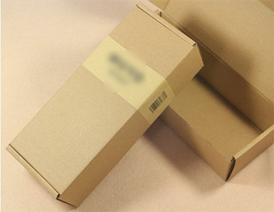 本色漿紙質(zhì)包裝箱上的不干膠帶 本色漿紙質(zhì)包裝箱上的不干膠帶